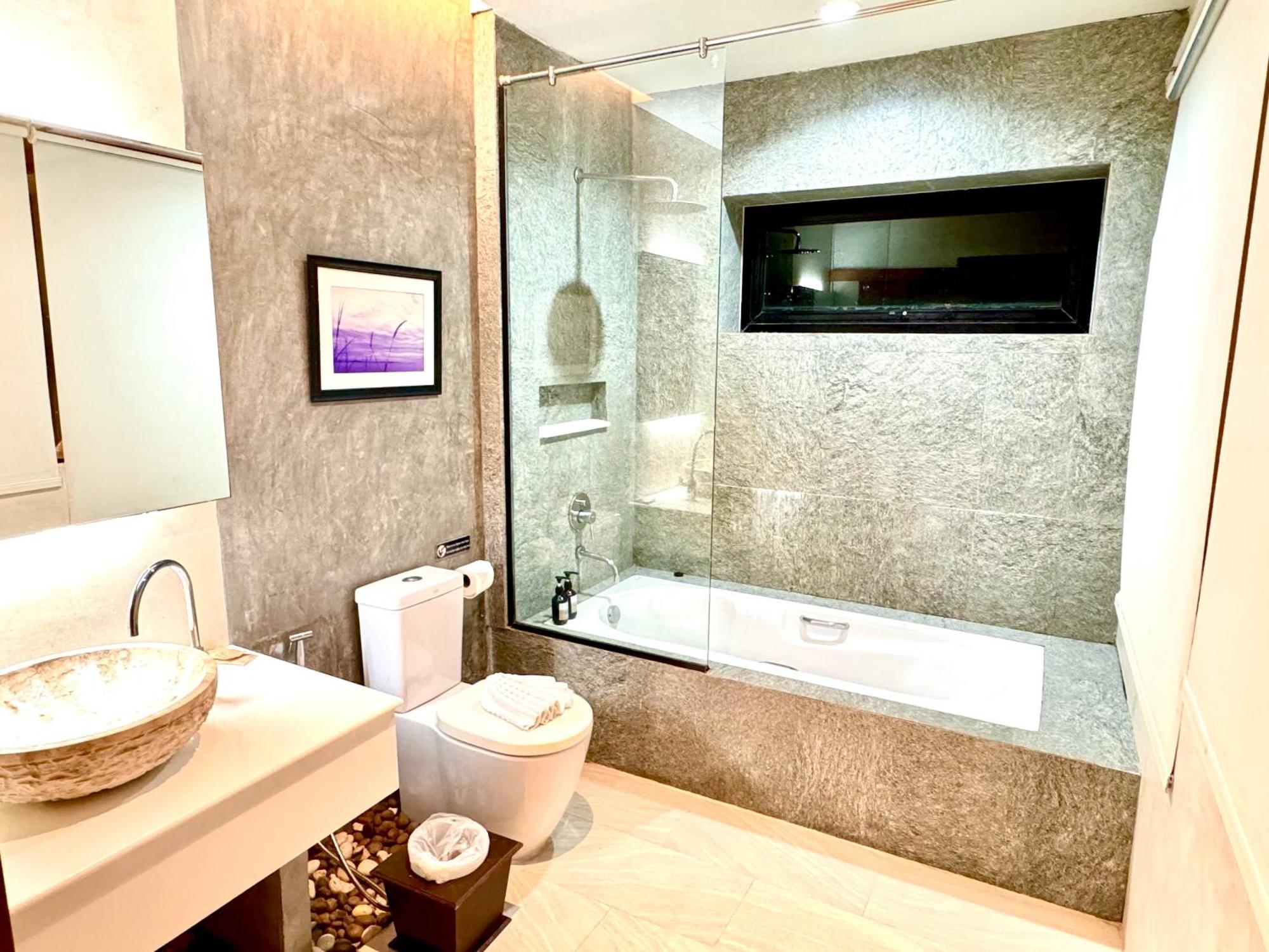 De Coze Hotel Patong Exterior photo